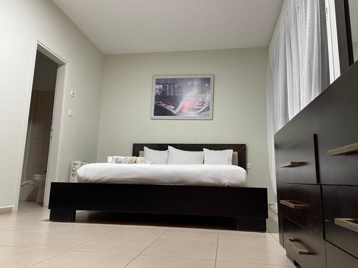 Isralux Apartments Bat Yam Esterno foto