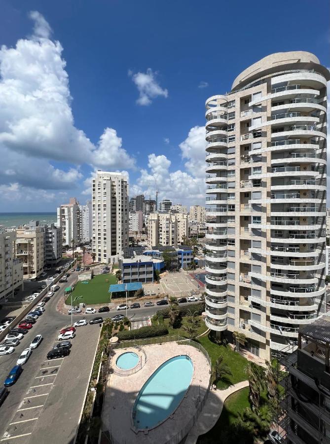 Isralux Apartments Bat Yam Esterno foto